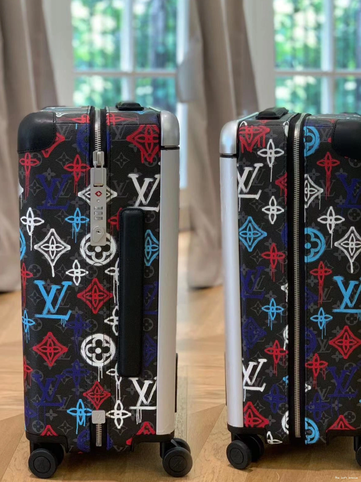 37L CABIN 55 HORIZON CUSTOM SUITCASE GRAFFITI 0716